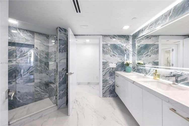 Oceania II #1126 image #19