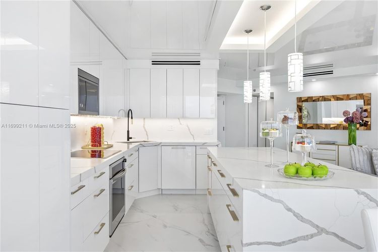 Oceania II #1126 image #6