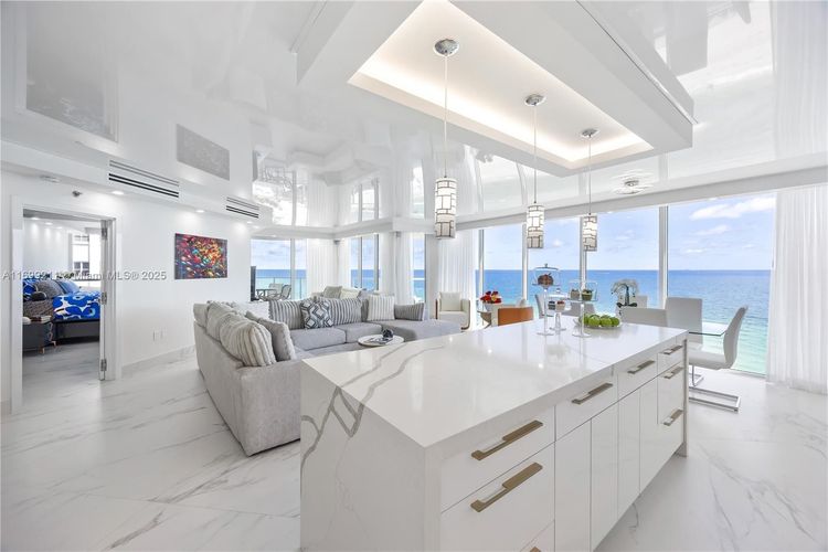 Oceania II #1126 image #7