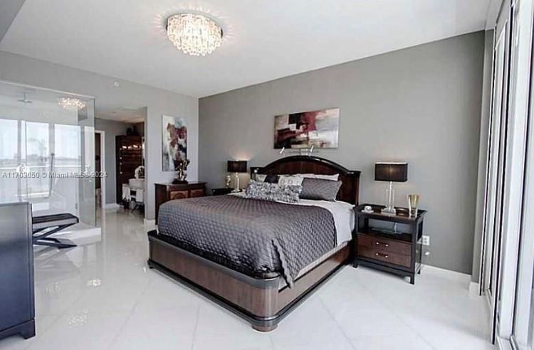 Paramount Bay #1008 image #12