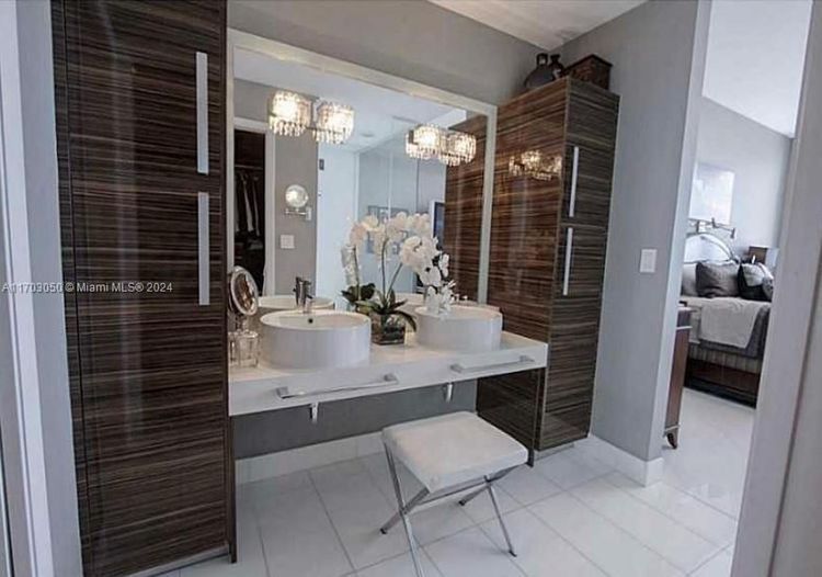 Paramount Bay #1008 image #13