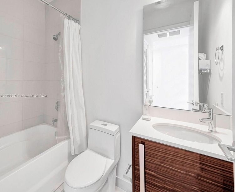 Paramount Bay #1008 image #21