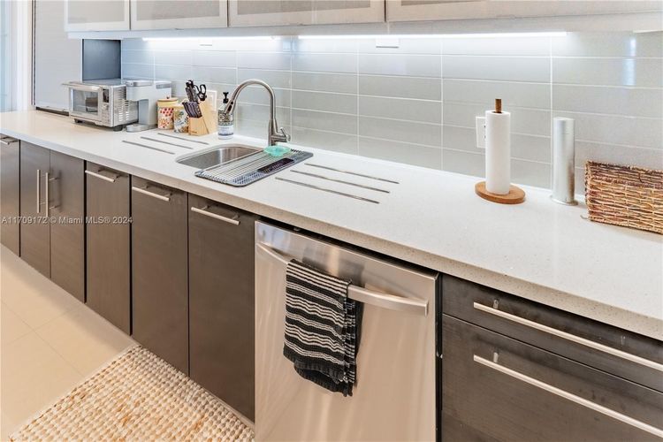 Cricket Club Miami #1105 image #6