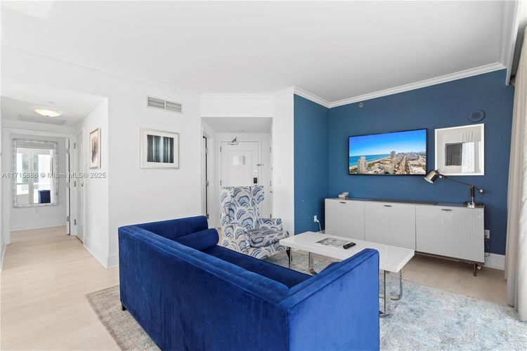 Fontainebleau II Tresor #2104 image #12