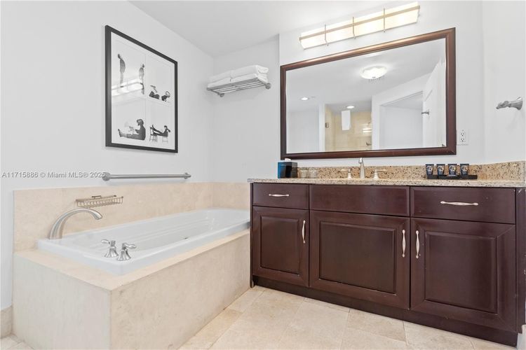 Fontainebleau II Tresor #2104 image #30