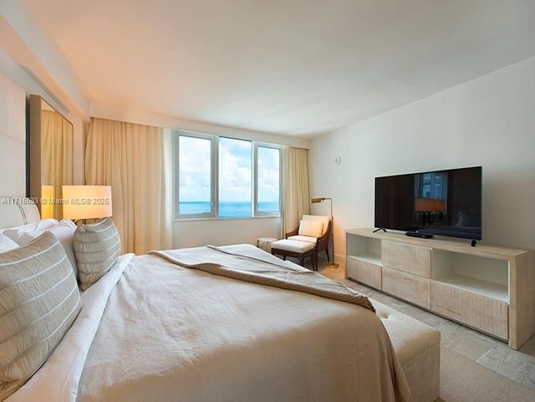 1 Hotel & Homes #1540 image #11