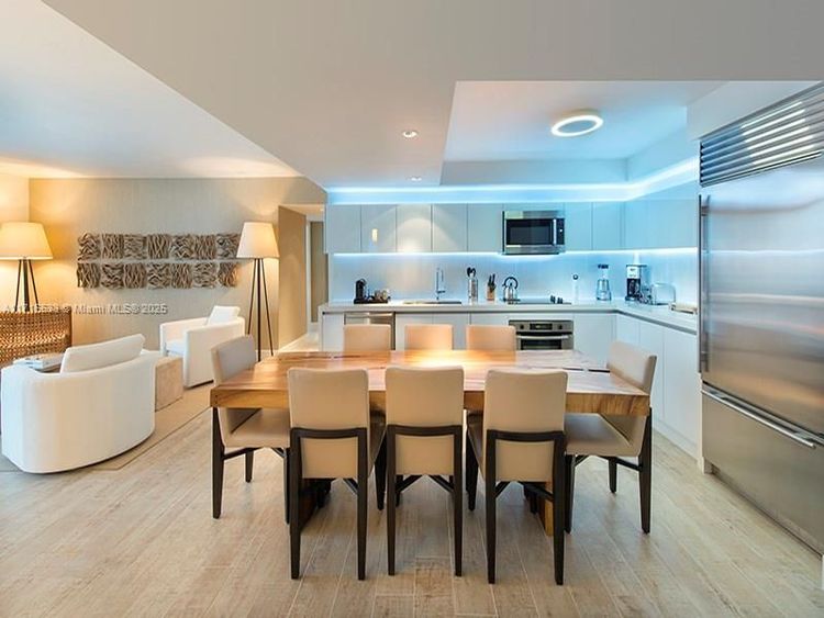 1 Hotel & Homes #1540 image #6