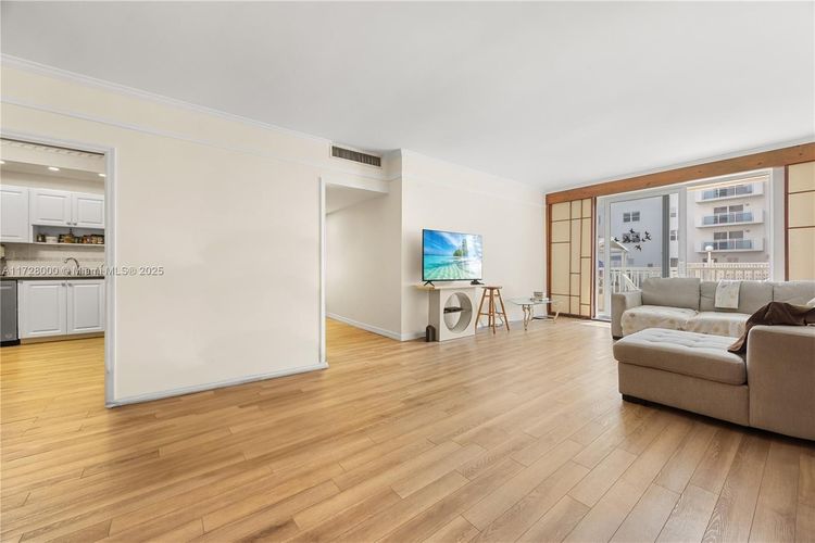 Cambridge Towers #105 image #13