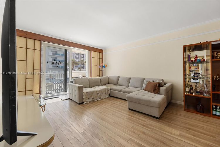 Cambridge Towers #105 image #15