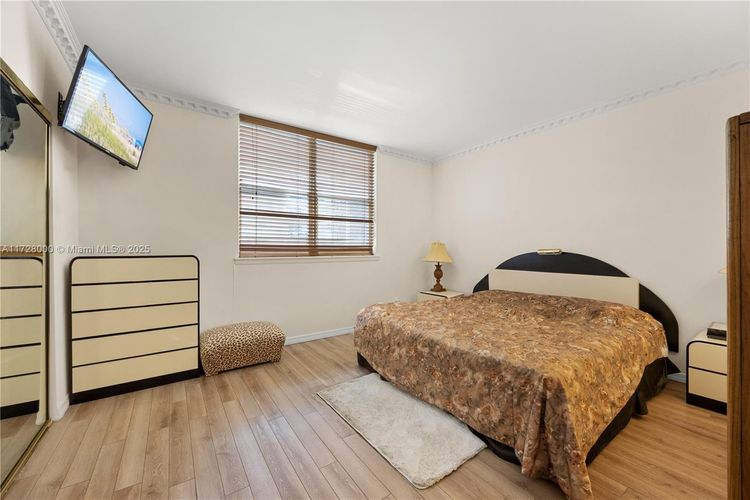 Cambridge Towers #105 image #17