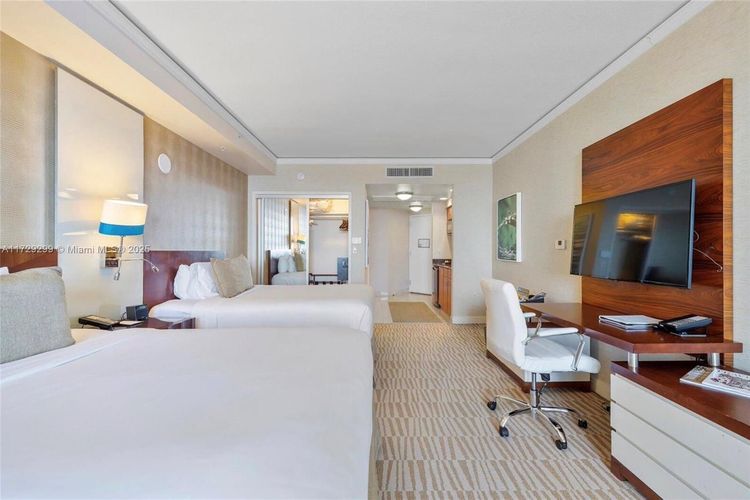 Trump International #801+916 image #10