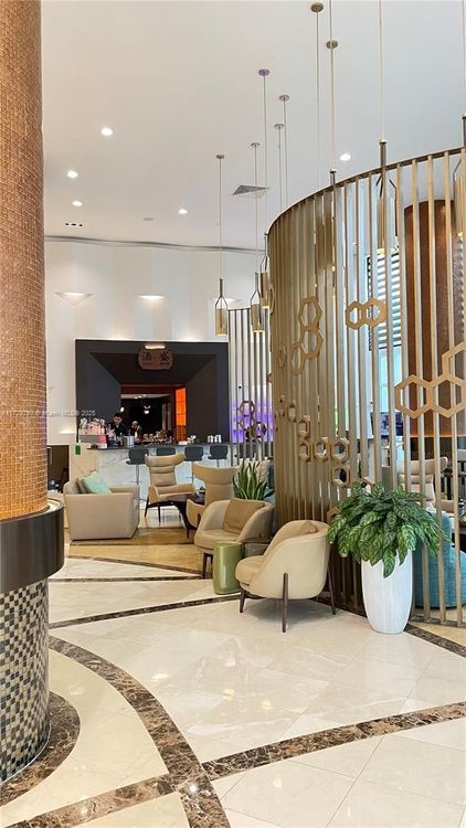 Trump International #801+916 image #7