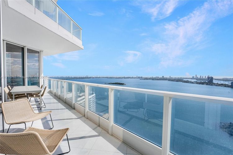 Paramount Bay #2302 image #10