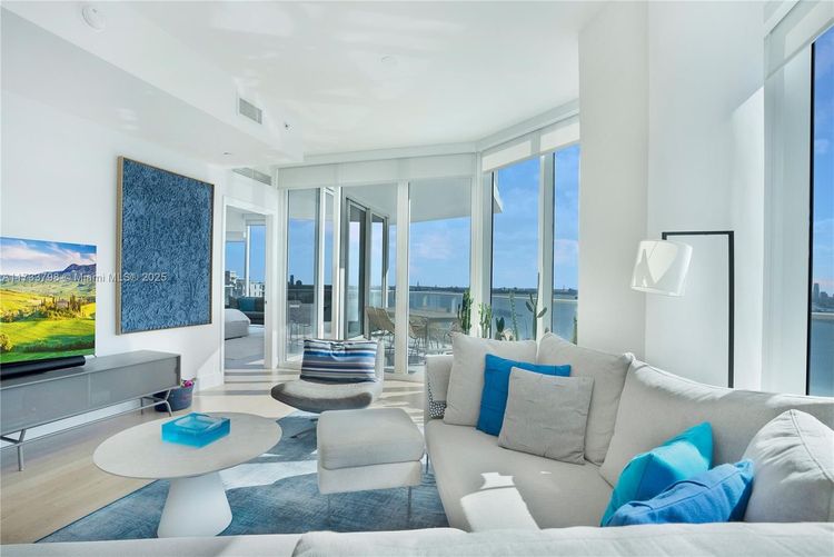 Paramount Bay #2302 image #13