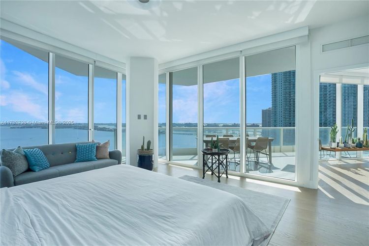 Paramount Bay #2302 image #14