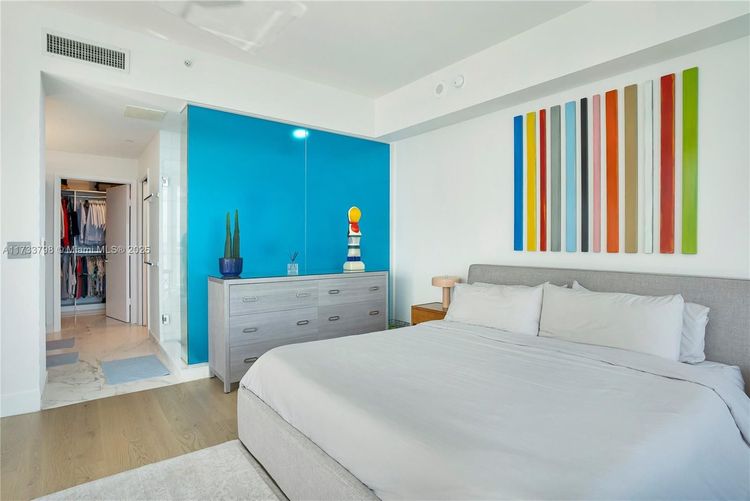 Paramount Bay #2302 image #16