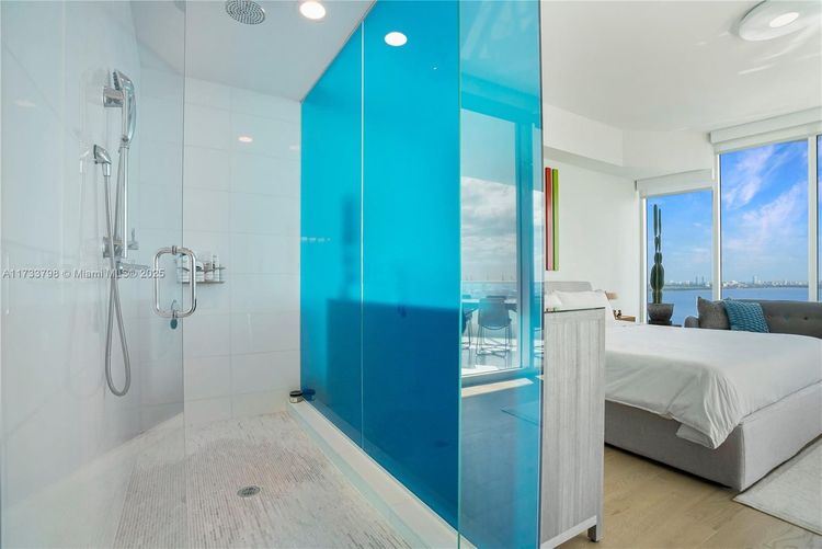 Paramount Bay #2302 image #17