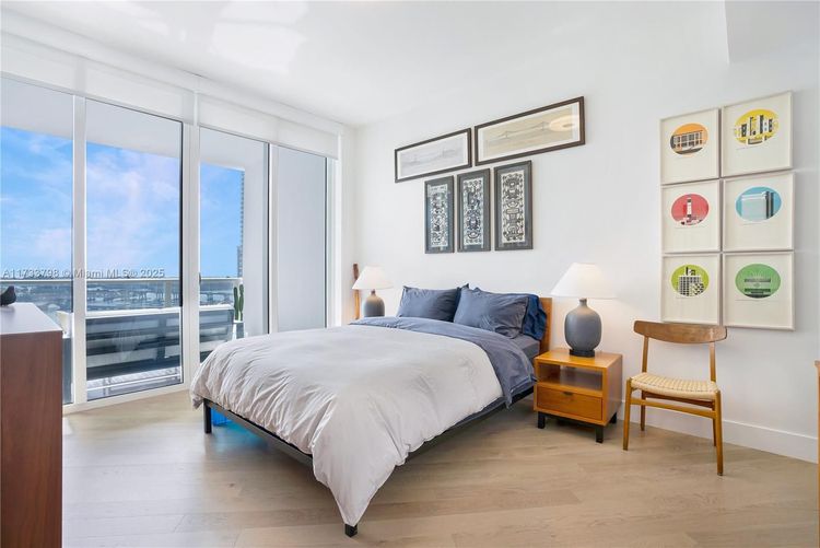 Paramount Bay #2302 image #31