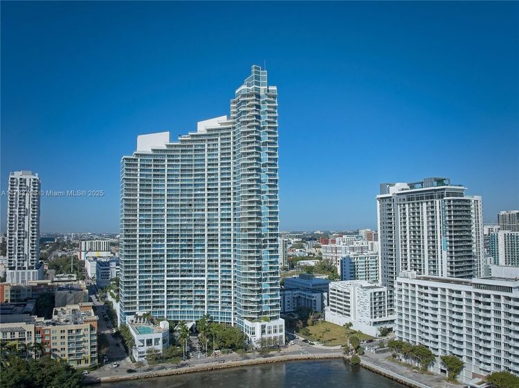 Paramount Bay #2302 image #43