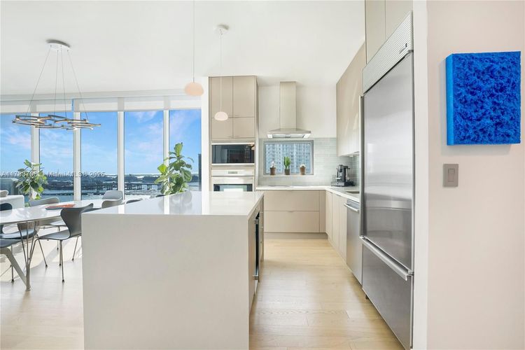 Paramount Bay #2302 image #7