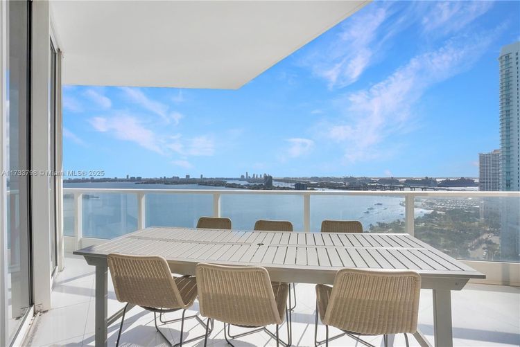 Paramount Bay #2302 image #9