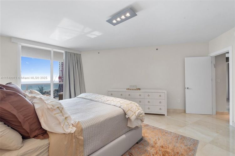 Ocean Three #1004 image #19