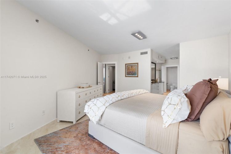 Ocean Three #1004 image #20