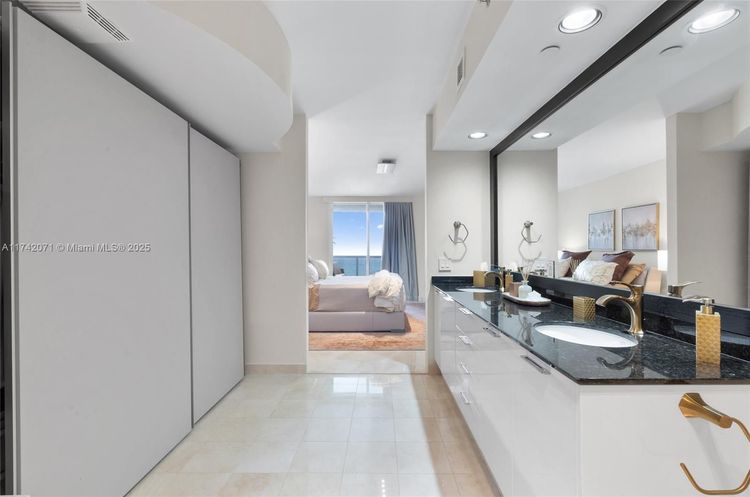 Ocean Three #1004 image #21