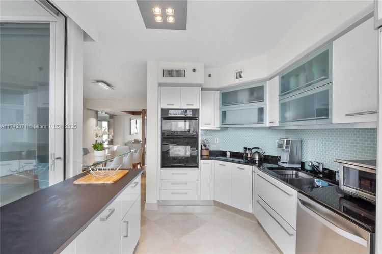 Ocean Three #1004 image #30