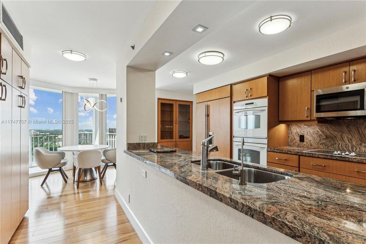 Towers of Quayside Condo #4 #TS3 image #16