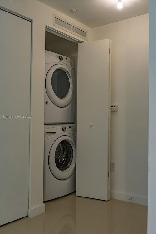 Aria on the Bay #1809 image #15