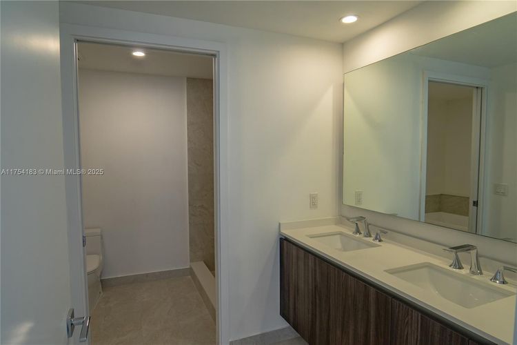 Aria on the Bay #1809 image #19