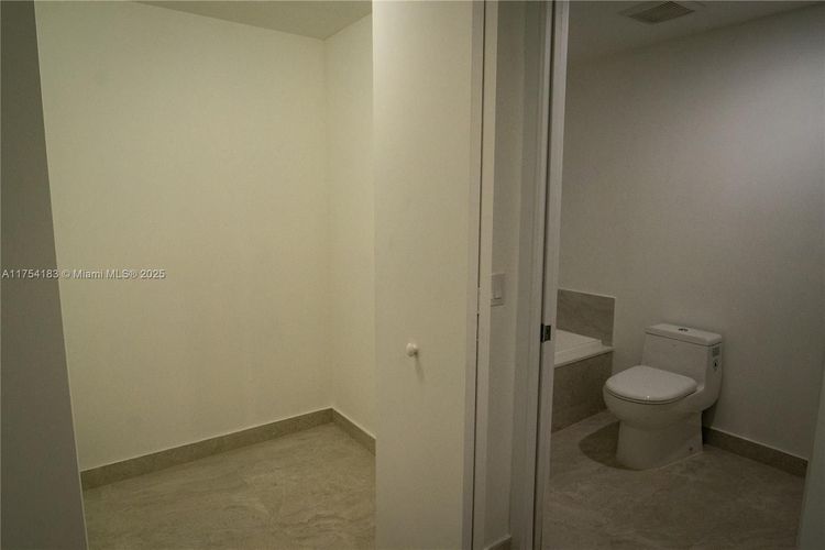 Aria on the Bay #1809 image #20