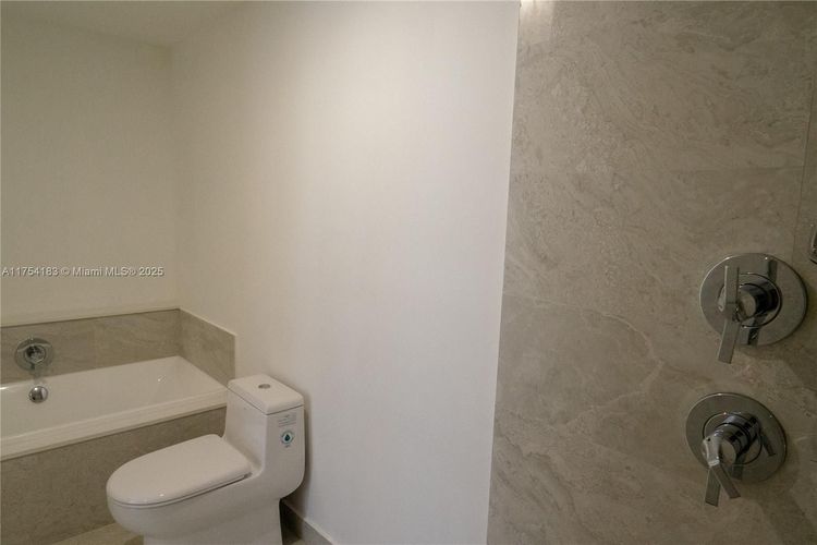 Aria on the Bay #1809 image #21