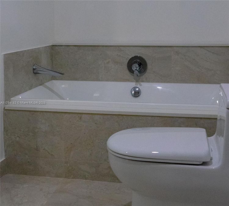 Aria on the Bay #1809 image #22