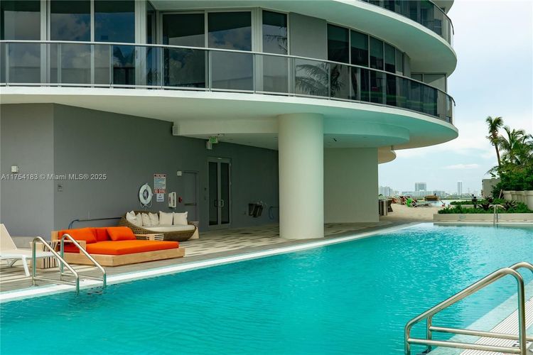 Aria on the Bay #1809 image #28