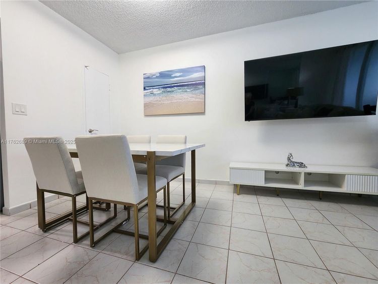 Alexander Towers #819 image #6