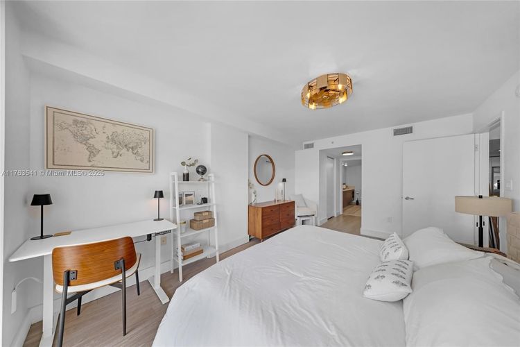 The Club at Bay Harbor #306 image #16