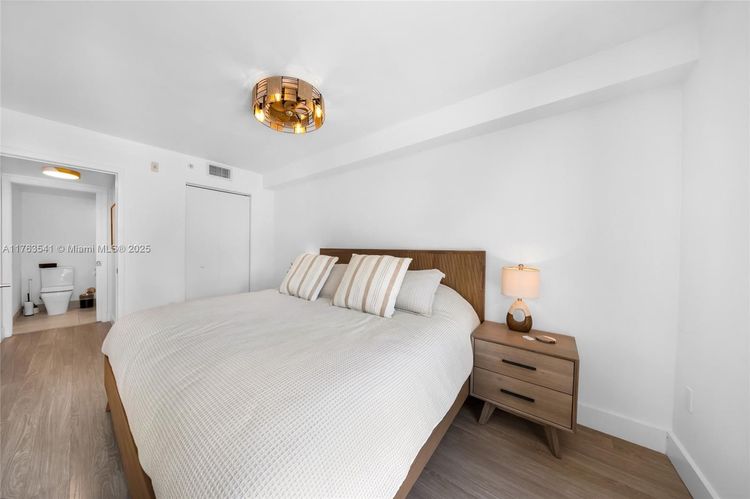 The Club at Bay Harbor #306 image #8