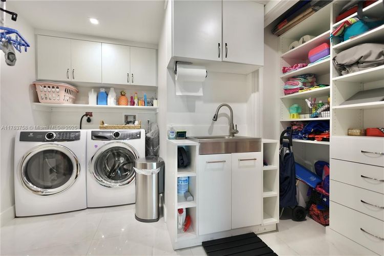 Sabbia Beach #402 image #30