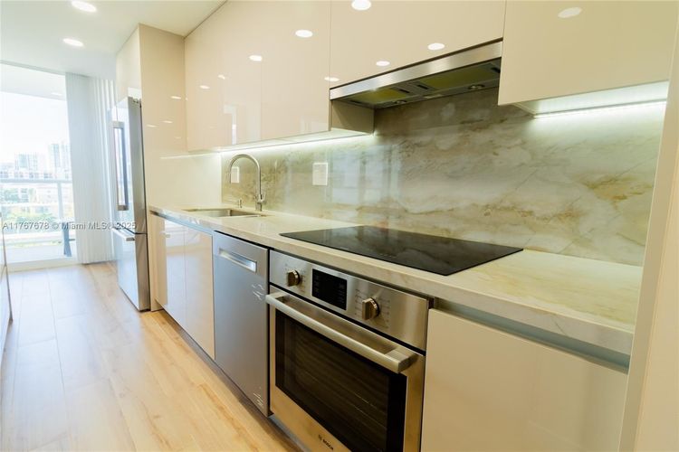 Winston Towers #1015 image #20