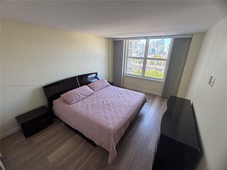 Winston Towers #1015 image #28