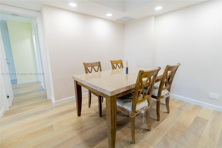 Winston Towers #1015 image #30