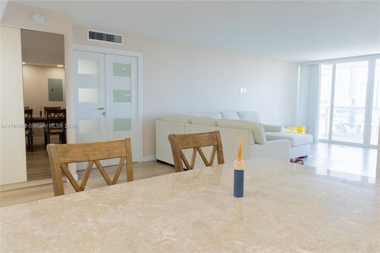 Winston Towers #1015 image #34