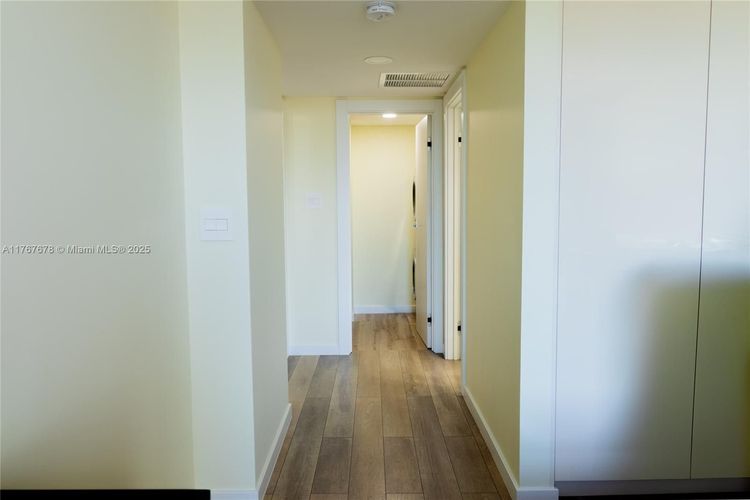 Winston Towers #1015 image #35