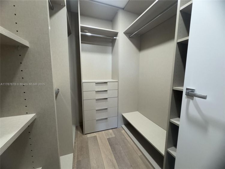 Winston Towers #1015 image #36