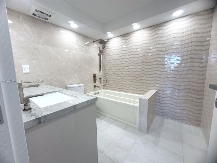 Winston Towers #1015 image #38