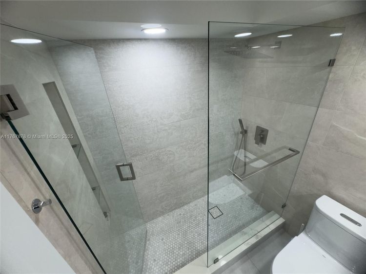 Winston Towers #1015 image #39