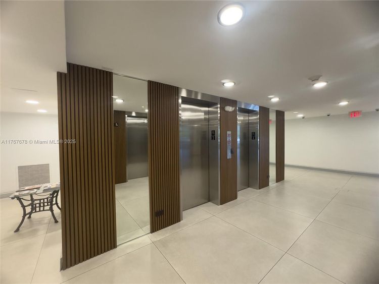 Winston Towers #1015 image #42