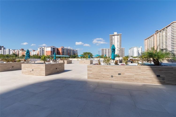 Winston Towers #1015 image #61